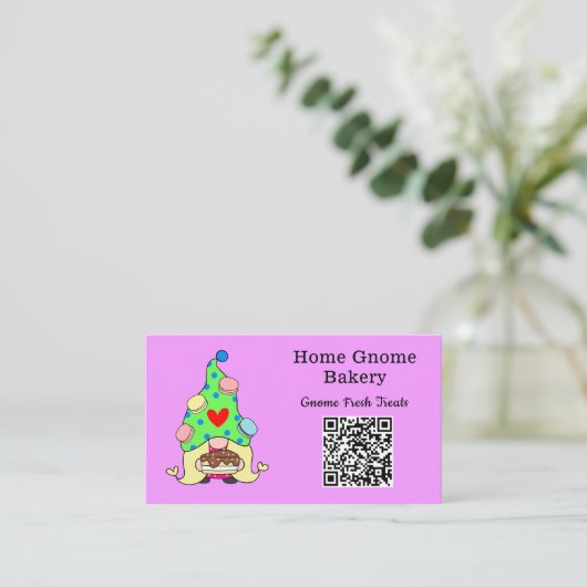 QR Code Gnome Hometown Bakery Light Paars Visitekaartje (Staand voorkant)