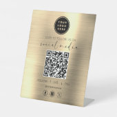 QR Code Gold Scan om ons te volgen op het sociale  Reclamebord Met Voetstuk (Voorkant)