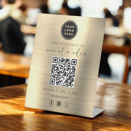 QR Code Gold Scan om ons te volgen op het sociale  Reclamebord Met Voetstuk