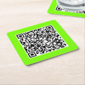 QR-code in fluorescerend groen Vierkante Kartonnen Onderzetter (Schuin)