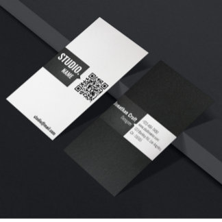 QR Code Modern Ivoor Mat Zwart Minimaal Verticaal Visitekaartje