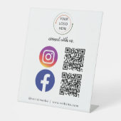 QR-code Visitekaartje | Wit Reclamebord Met Voetstuk (Voorkant)