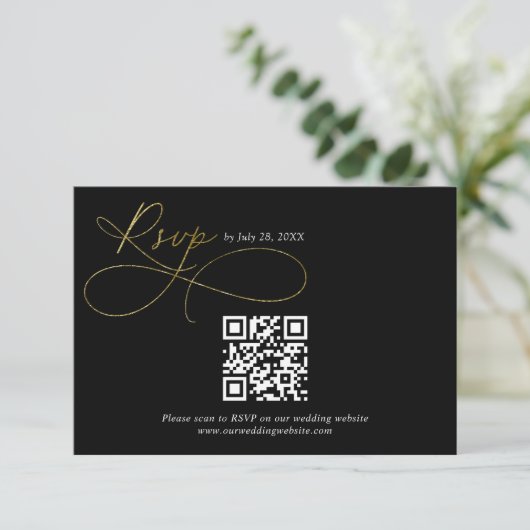 QR Code Zwart en Goud Script Kalligrafie Bruiloft RSVP Kaartje (Staand voorkant)