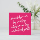 Quand on peut serrer la carte Mariage reportée fra (Debout devant)