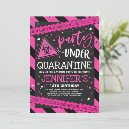 Quarantine Birthday Party Invitation Virtual Zoom (Debout devant)