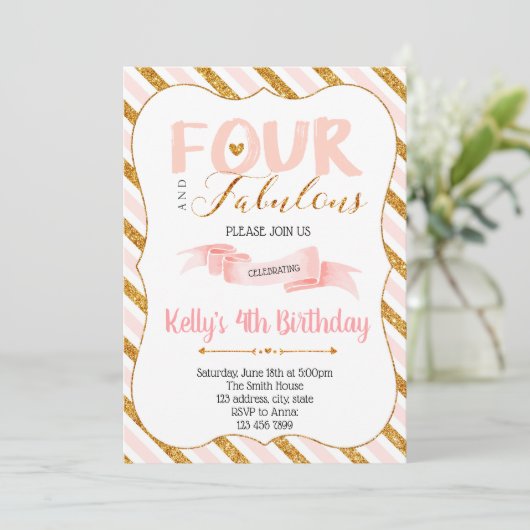 Quatre et fabuleuse invitation d'anniversaire (Debout devant)