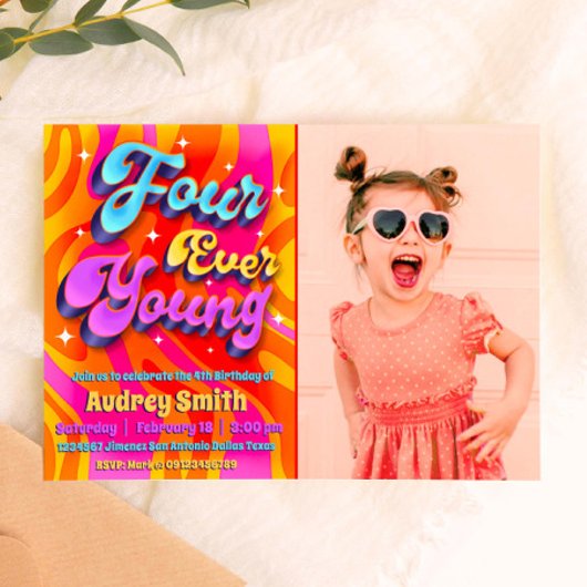 Quatre Ever Young 4th Birthday avec invitation pho