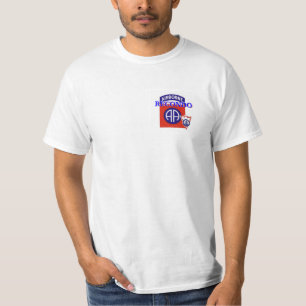 quatre-vingt-deuxième T-shirt aéroporté de blan