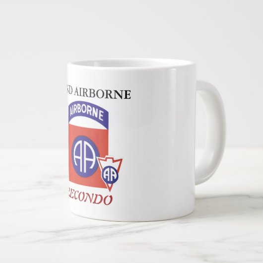 quatre-vingt-deuxième TASSE AÉROPORTÉE d'ÉLÉPHANT (Devant droit)