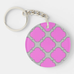 Quatrefoil roze en grijs sleutelhanger