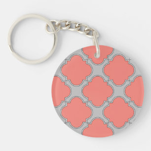 Quatrefoliekoraal en grijs sleutelhanger