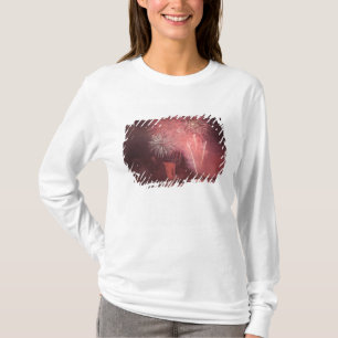 Quebec City, Quebec, Canada. Vuurwerk bij Parc 2 T-shirt