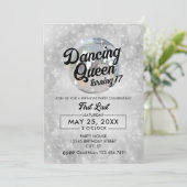 Queen Dancing Turning 17 Fête Invitation (Debout devant)