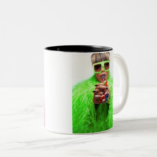 Queen of Rings Mugs (Devant droit)