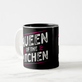 Queen of the Kitchen Mug (Devant gauche)