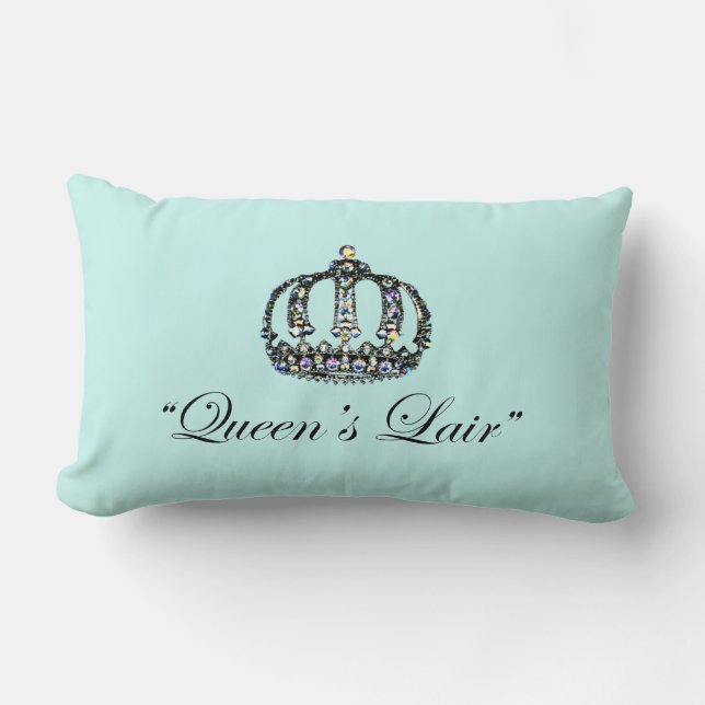 "Queen's Lair" Lumbar Pillow Kussen (Voorkant)