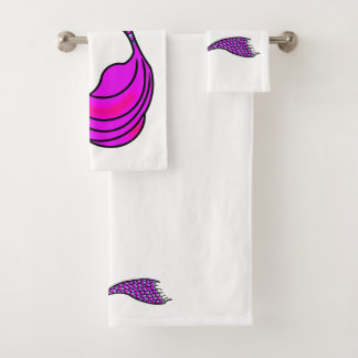 Queue de sirène rose sur un ensemble de serviette