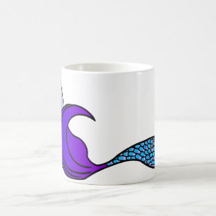 Queue de sirène violette et bleue sur une tasse de