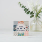 Quilter piquant le carte de visite floral de (Debout devant)