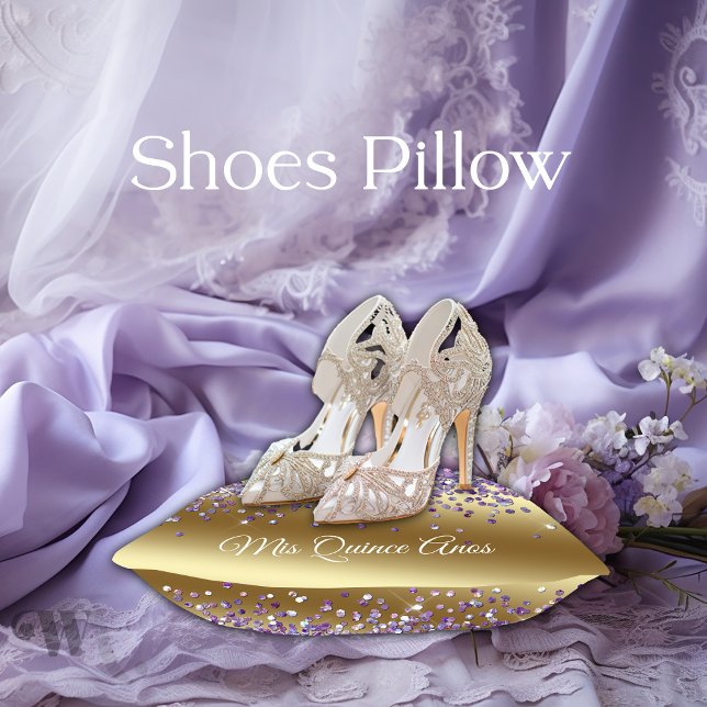 Quinceañera Coussin traditionnel pour chaussures (To present the high heel shoes for the traditional changing of the shoes)