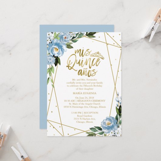 Quinceanera Invitation Gold Foil Dusty Blue Floral (Devant/Arrière en situation)