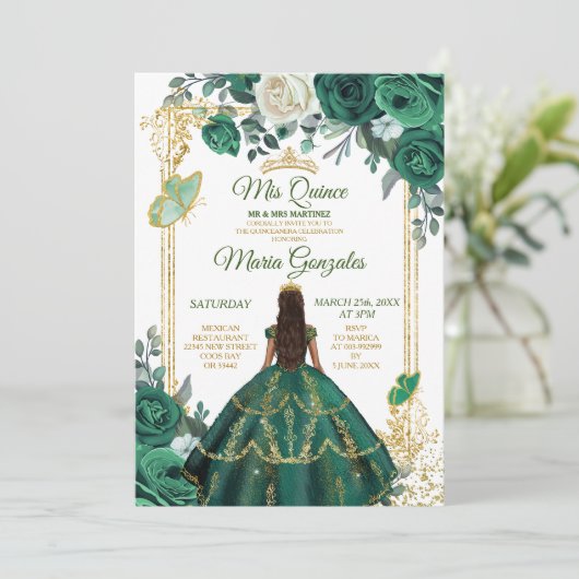 Quinceañera Smaragd Groene Vlinder Gouden Kroon Kaart (Staand voorkant)