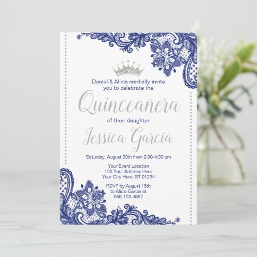 Quinceañera Verjaardag Uitnodiging | Blauw en zilv (Staand voorkant)