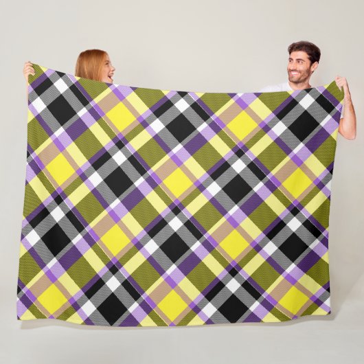Quirky Eclectische Boho Nonbinary Plaid Pride Vlag Fleece Deken (In situ)