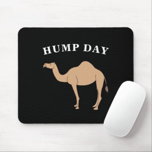 Raad eens na welke dag het Hump Day Camel Desert A Muismat