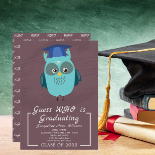 Raad eens wie viert Blauwe Owl Graduation Party Kaart
