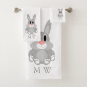 Rabbit Design Monogrammed Bad Handdoek (Insitu)