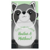 Raccoon Baby shower Green Klein Cadeauzakje (Achterkant)