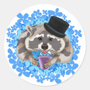 Raccoon in een pet met een mok koffie ronde sticker