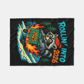 Raccoon Rollin Into 2026 Dumpster Fire New Year Me Fleece Deken (Voorkant (Horizontaal))
