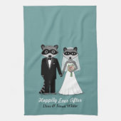 Raccoons Weddenschap en bruid met aangepaste tekst Theedoek (Verticaal)