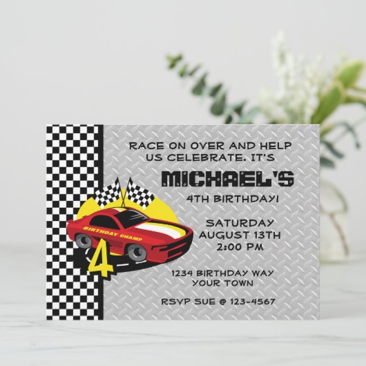 Race Car 4e anniversaire Invitation (Debout devant)