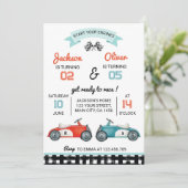 Race Car Boy Invitation Anniversaire (Debout devant)