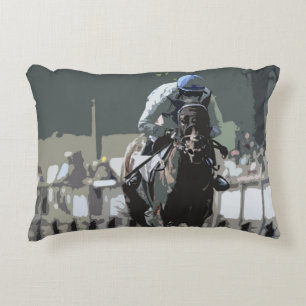 Racehorse met jockey in blauw accent kussen