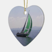 Racend jacht. keramisch ornament (Links)