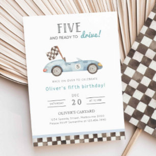 Racing 5e verjaardag uitnodiging, blauwe auto 5e B Kaart