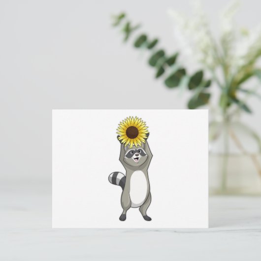 Racoon met zonnebloem briefkaart (Staand voorkant)