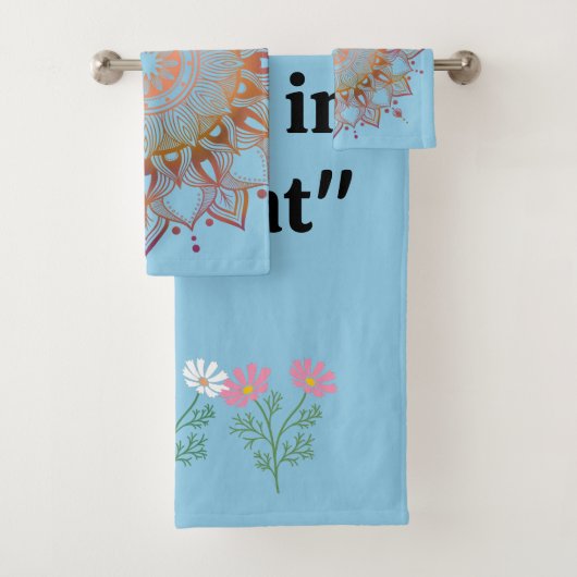 Radiant Harmony: Mandala and Floral Towel Set Bad Handdoek (Insitu)