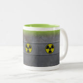 Radioactive Mug Tweekleurige Koffiemok (Voorkant rechts)