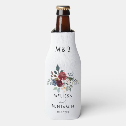 Rafraichisseur De Bouteilles Floral Bourgogne Élégant Script Mariage Faveur (Bottle Devant)