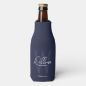 Rafraichisseur De Bouteilles Navy Blue Script Nom du Groomsman personnalisé (Bottle Devant)