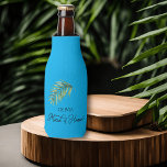 Rafraichisseur De Bouteilles Palm Leaf Maid of Honor N'importe quelle couleur<br><div class="desc">Cadeau de fête de mariée à personnaliser pour la bonne de HOnor - ou toute personne dans votre fête de mariage. Maid of Honor est écrit en calligraphie manuscrite tourbillonnant et, vous pouvez facilement passer à un autre rôle, en entrant l'outil de conception. Le design comporte une feuille de palmier...</div>