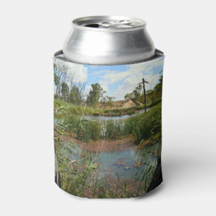 Rafraichisseur De Cannettes Grenouille sur des roseaux surplombant son marais,