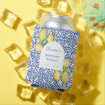 Rafraîchisseur Pour Canette Amalfi Lemons Bleu Carreaux blancs Bachelorette<br><div class="desc">Ce design classique est composé d'un arrière - plan vintage d'impression en tuiles bleues et blanches,  avec un texte en cobalt et bleu pâle au-dessus d'une simple forme de support,  entouré de citrons,  de feuilles et de fleurs aquarelles.</div>