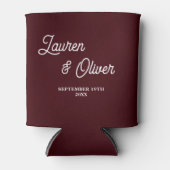 Rafraîchisseur Pour Canette Deep Burgundy Script Minimalist Wedding (Devant)