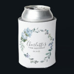 Rafraîchisseur Pour Canette Dusty Blue Floral Custom 70th Birthday Custom<br><div class="desc">Très élégant peut refroidir pour une fête de 70ème anniversaire. Une couronne fleurie présente des pivoines bleues poussiéreuses et des fleurs roses nichées dans des feuilles d'eucalyptus bleus. Le nom de la femme est écrit dans une police de caractères tendance. 70e anniversaire et date suivent. Ce 70e anniversaire peut refroidir...</div>